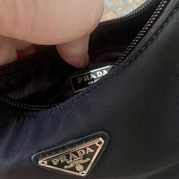 Prada Re-Edition 2000 - Picture 4 of 4